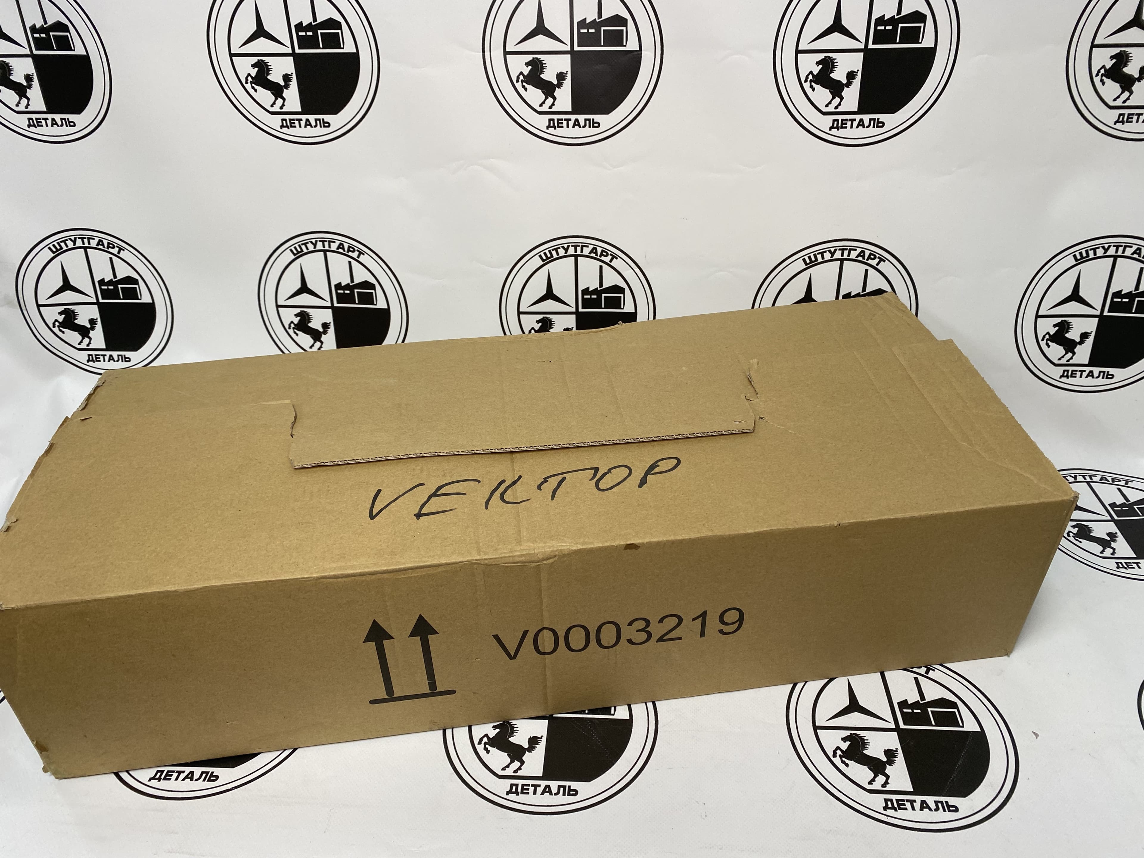 Крышка головки блока цилиндров Mercedes-Benz A6560163700